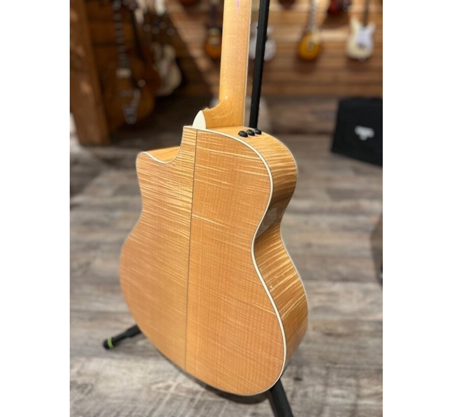 Taylor 616ce | Tweedehands