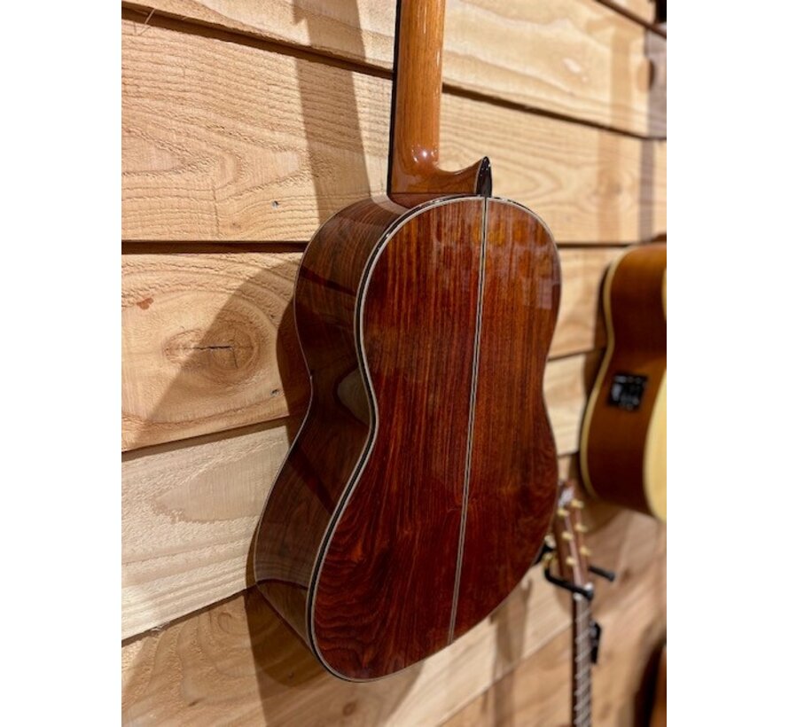 Bautista 50 Traditional Cedar | Classical guitar