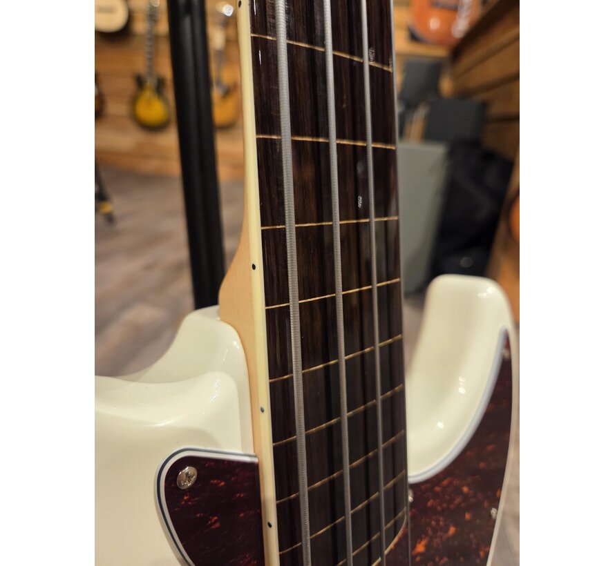 Sire Basses | V7+ A4F Antique White  V7 2nd Gen Series Marcus Miller basgitaar | Tweedehands