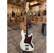 Sire USA Sire Basses | V7+ A4F Antique White  V7 2nd Gen Series Marcus Miller basgitaar | Tweedehands
