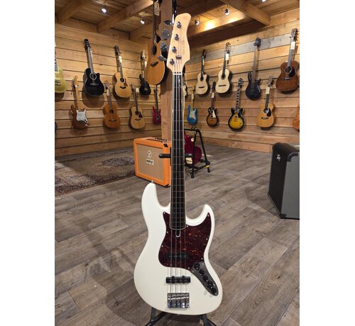 Sire USA Sire Basses | V7+ A4F Antique White  V7 2nd Gen Series Marcus Miller basgitaar | Tweedehands