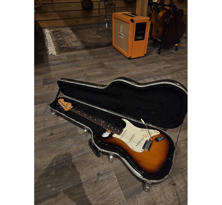 Fender U.S.A Standard Stratocaster (1996) | Tweedehands | 2- Colour Sunburst