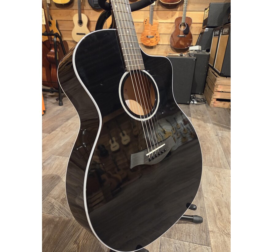 Taylor 214ce -BLK Plus | Tweedehands