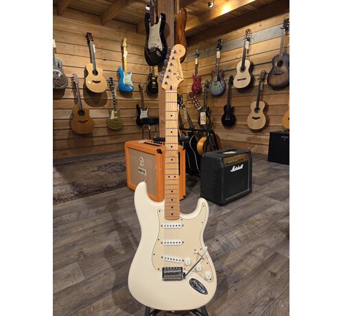 Fender Standard Stratocaster Arctic White | Tweedehands | Bouwjaar 2012