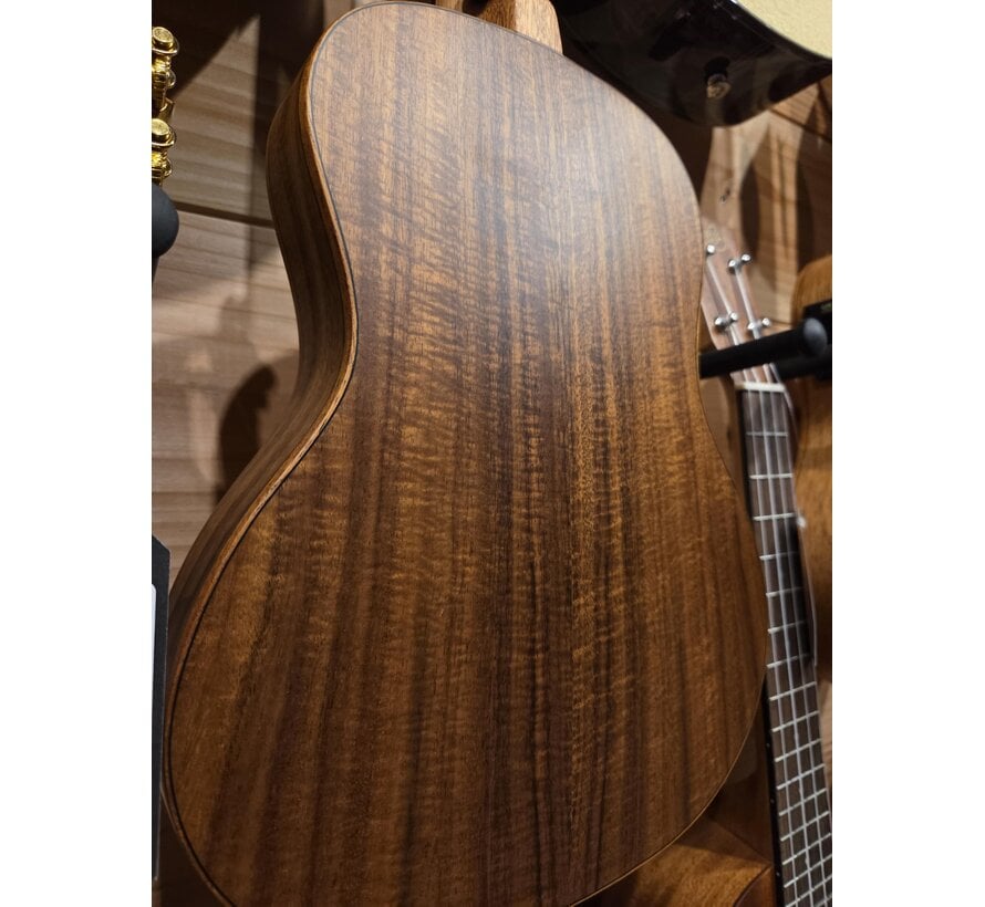 Tom Ukeleles |  TUT-790TNM  + Pick- up