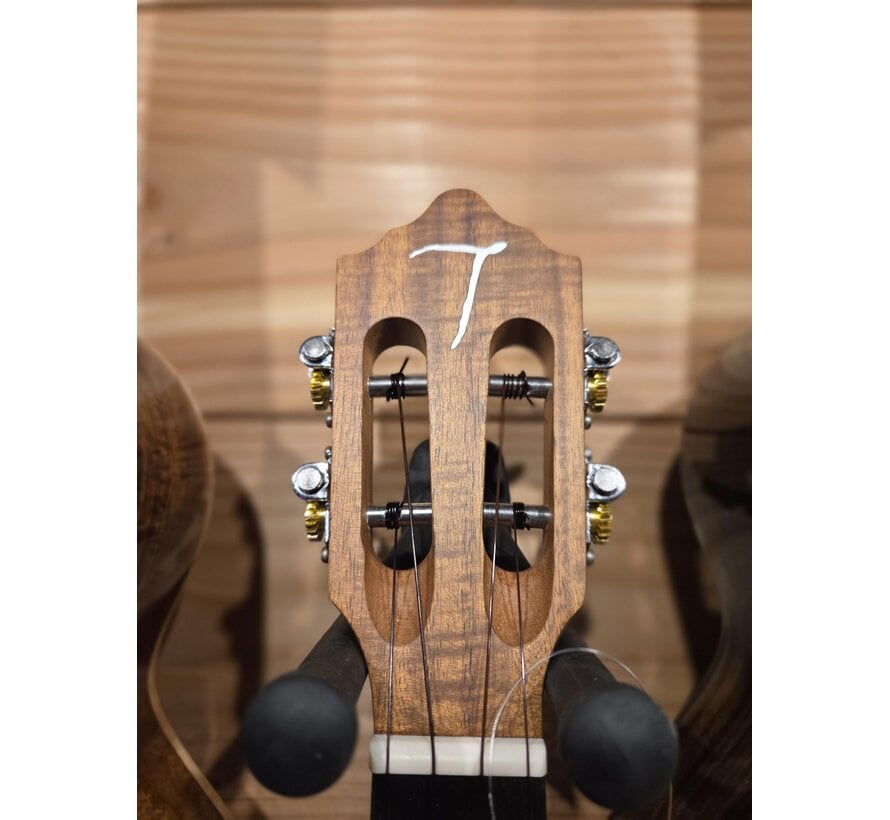 Tom Ukeleles |  TUT-790TNM  + Pick- up