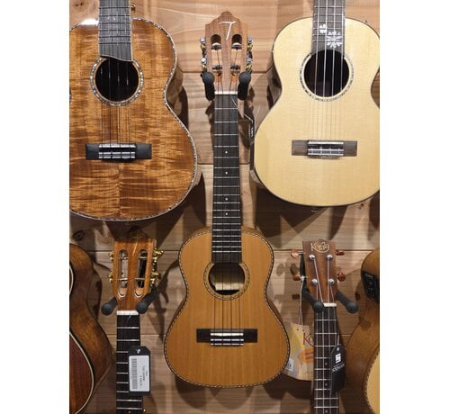 TOM Tom Ukeleles | TUC-790TNM + Pick-up