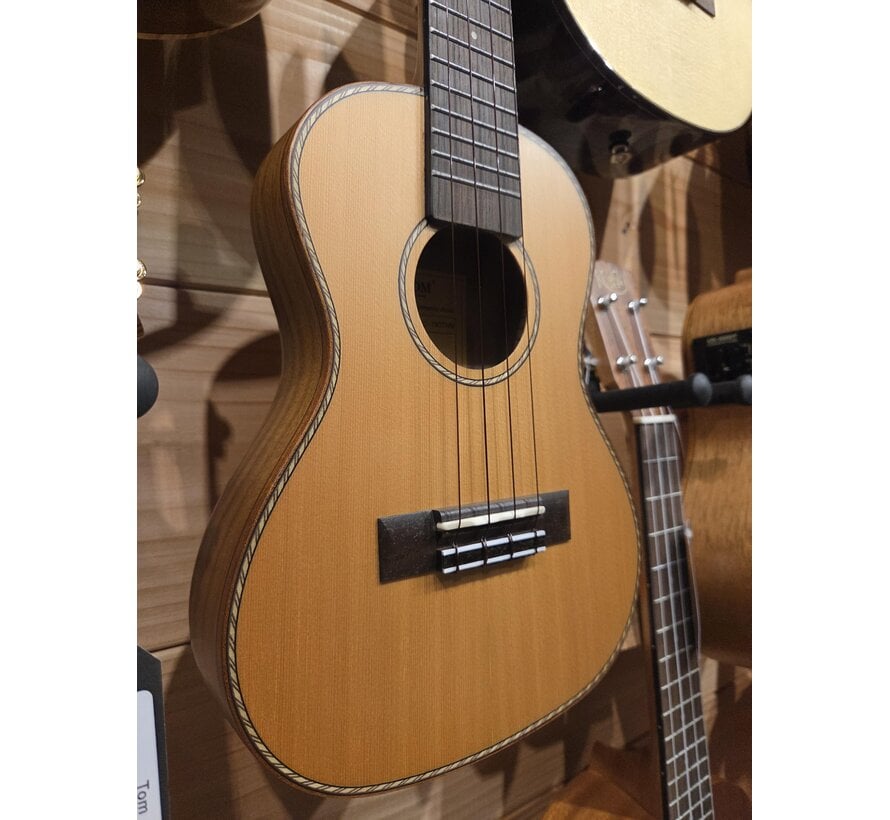 Tom Ukeleles | TUC-790TNM + Pick-up