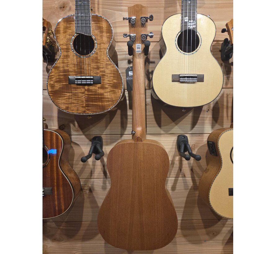 Tom Ukeleles | AM-5 Baritone