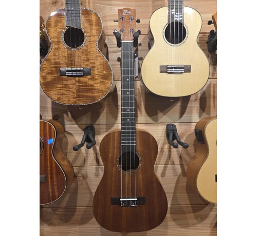 Tom Tom Ukeleles | AM-5 Baritone