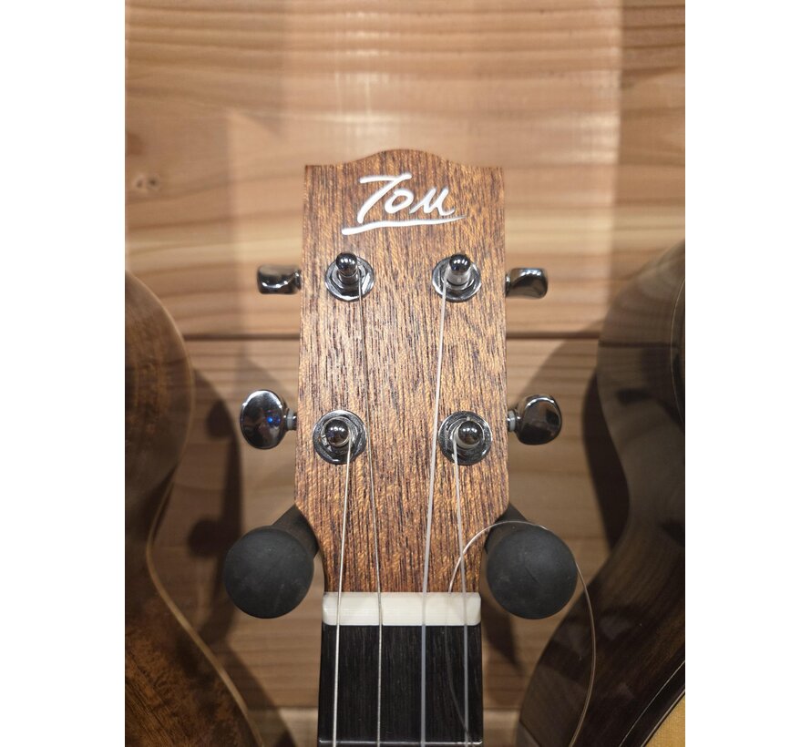 Tom Ukeleles | AM-5 Baritone