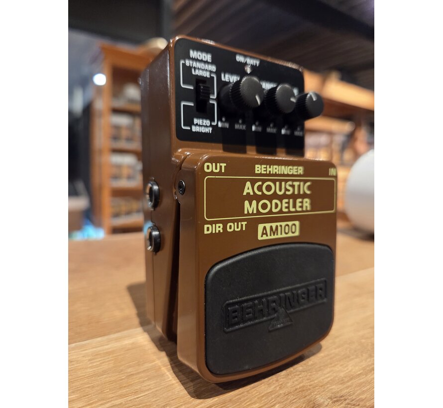 Behringer AM100 Acoustic Modeller Effects Pedal | Tweedehands