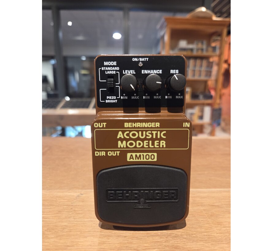 Behringer AM100 Acoustic Modeller Effects Pedal | Tweedehands