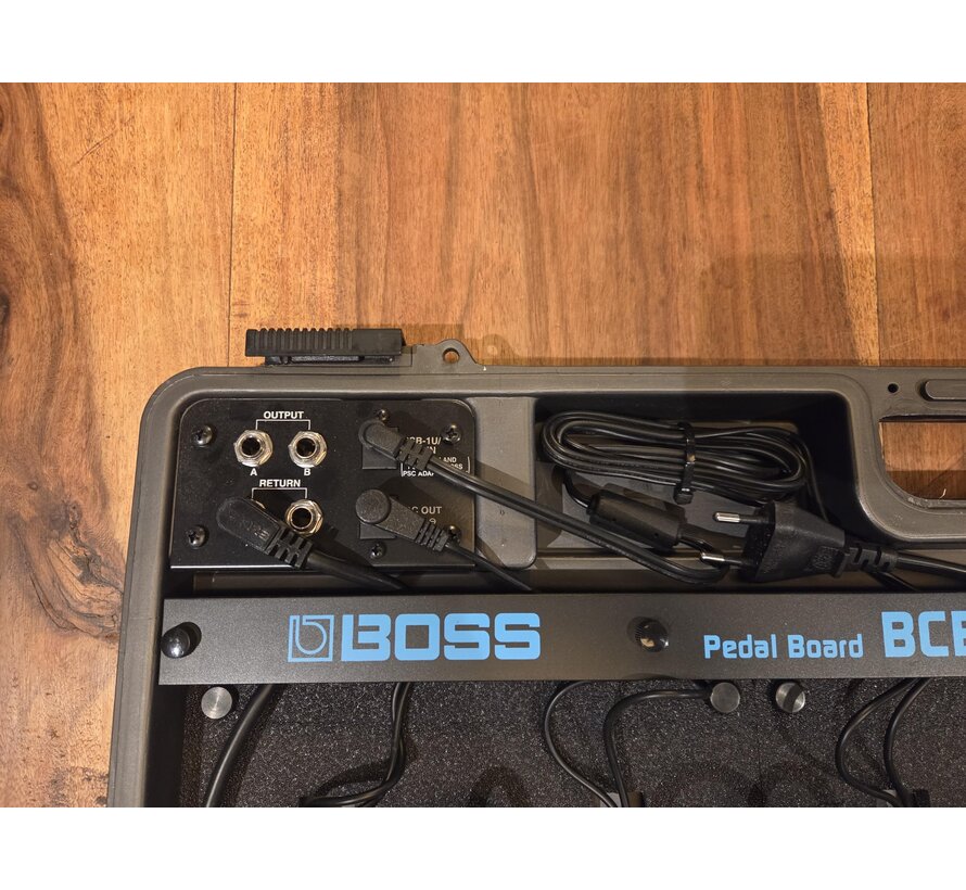 Boss BCB-60 Effecten Bord + Boss Effecten | Tweedehands
