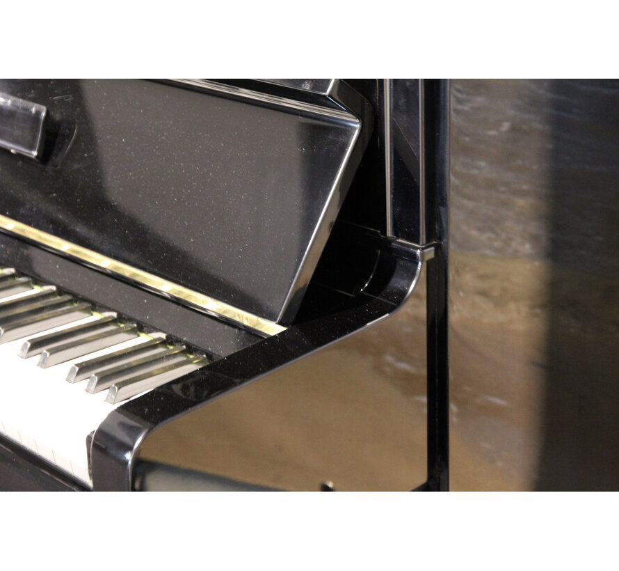 Yamaha U10BL Piano Zwart Hoogglans