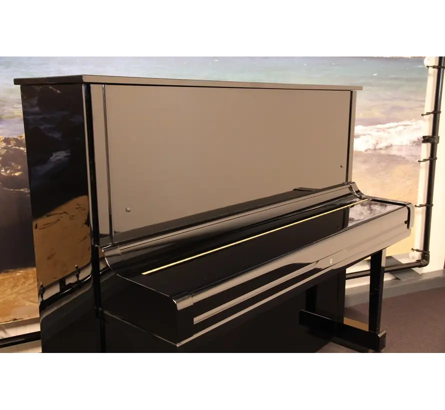 Yamaha U30BL Piano Zwart Hoogglans