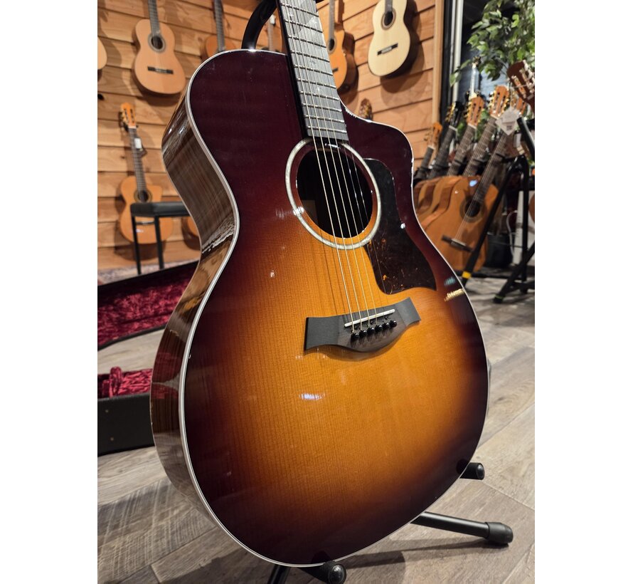 Taylor 214ce SB DLX - 2023 | Tweedehands