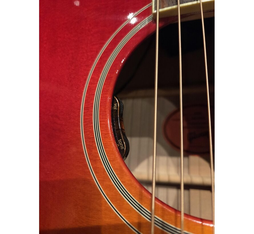Gibson Dove Original Vintage Cherry Sunburst | Tweedehands