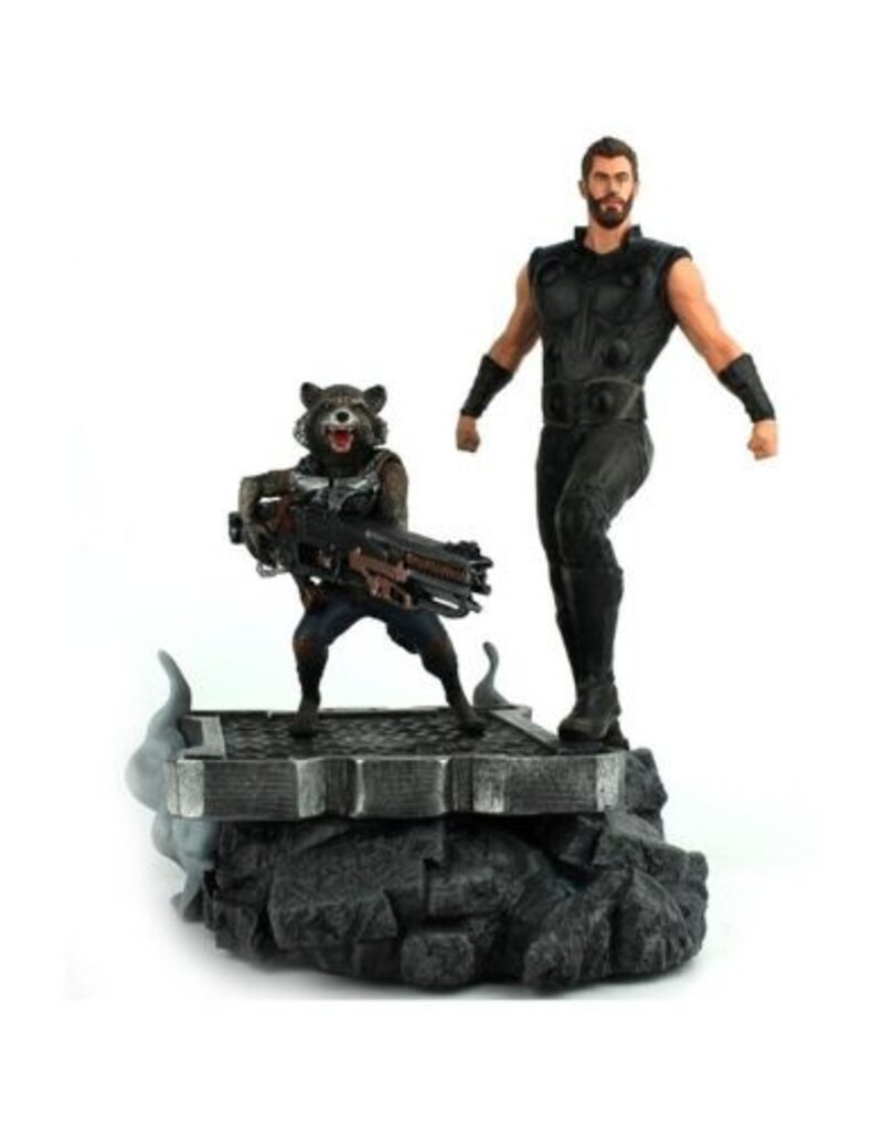 Thor and Rocket - Premier Collection Resin Statue - Limited Edition - Diamond Select Toys