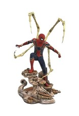 Spider-Man Pvc Diorama - Marvel Gallery Avengers Infinity War Iron Suit