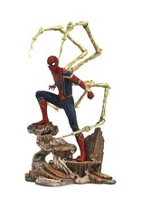 Spider-Man Pvc Diorama - Marvel Gallery Avengers Infinity War Iron Suit