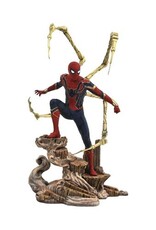 Spider-Man Pvc Diorama - Marvel Gallery Avengers Infinity War Iron Suit