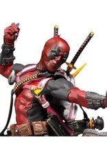 Iron Studios Marvel Comics Deadpool Deluxe 1/10