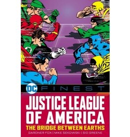DC COMICS DC Finest: Justice League of America: The Bridge Between Earths TP