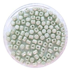 Minos® par Puca® - Opaque Light Green Luster - 2.5x3mm