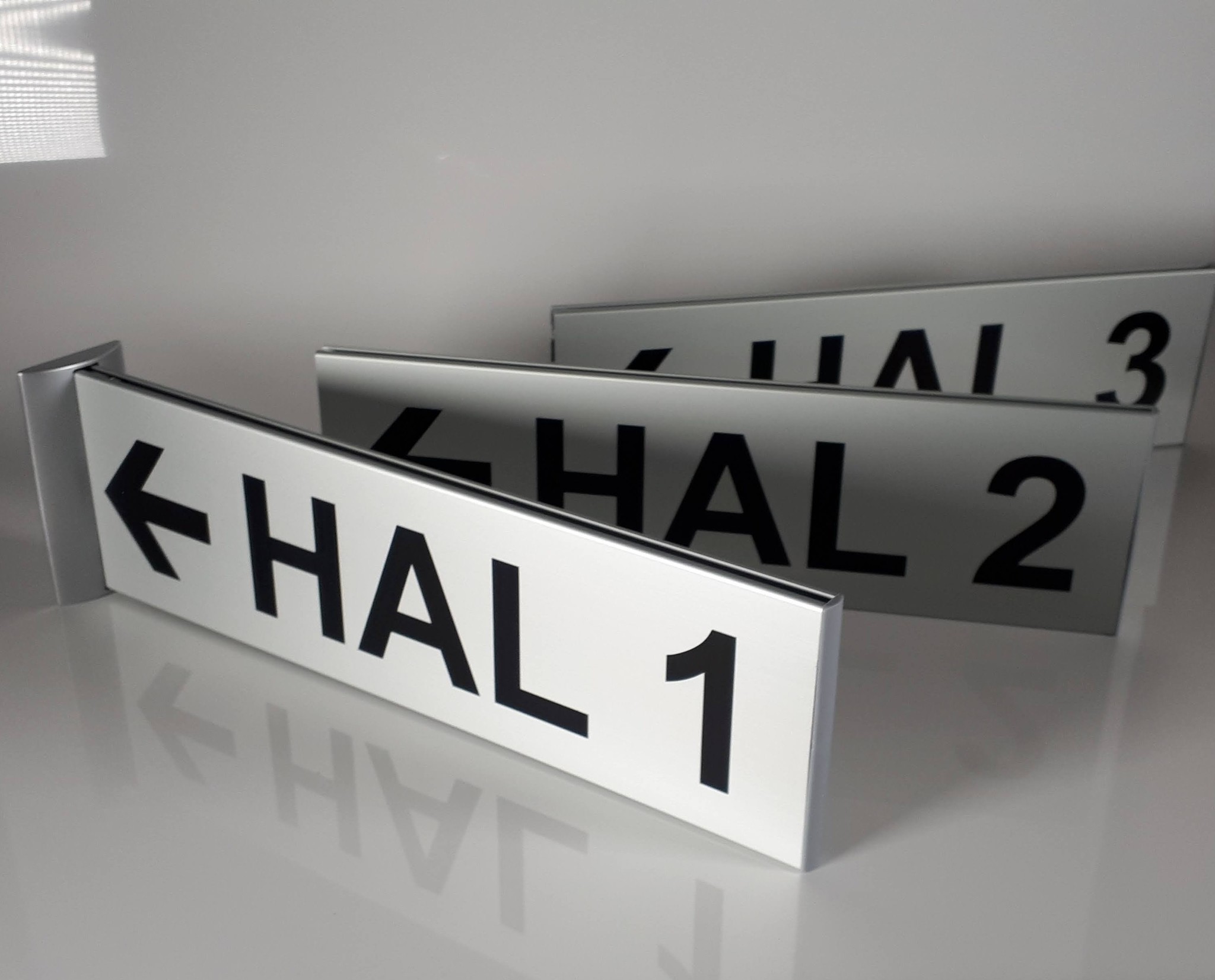 Receptiebord Haaks Op De Muur Uitsteekbord Met Tekst Naar Wens 