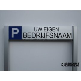 Parkeerbord met P in blauw vlak
