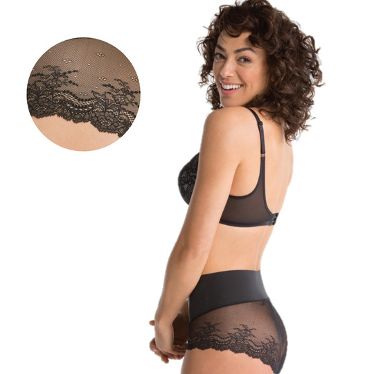 Ein flacher Bauch durch formende Unterwäsche? Entdecke CurvesWear! -  CurvesWear.de