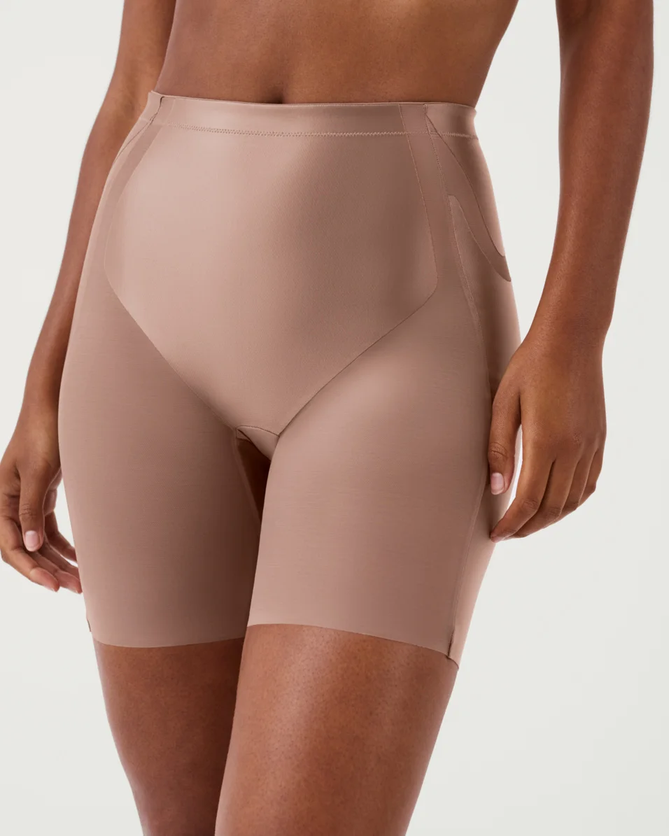 Assets by Spanx Plus Nude 870b Shaping Shorts Size 4 Return for