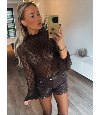 Shortje leather look bruin