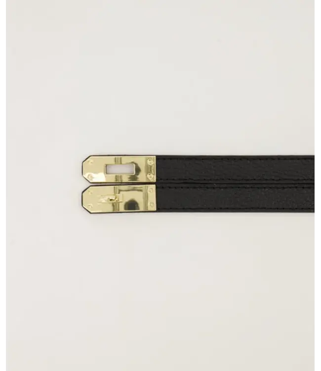 Zwarte riem met gouden gesp