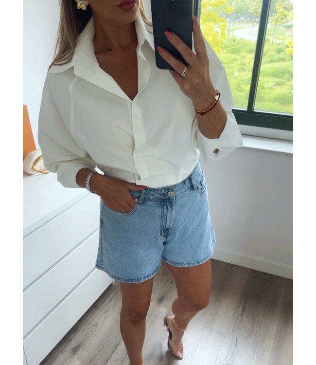 Lichtblauwe denim short