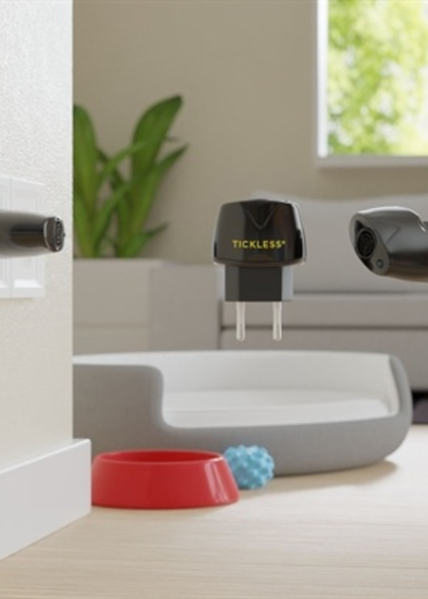 Tickless Tickless teek en vlo afweer stekker voor in huis zwart