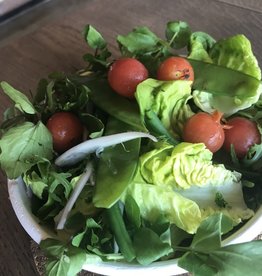 groene salade en tomaat