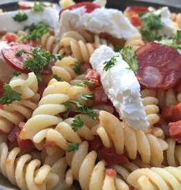 pasta met chorizo , gekonfijte tomaat burrata en basilicum