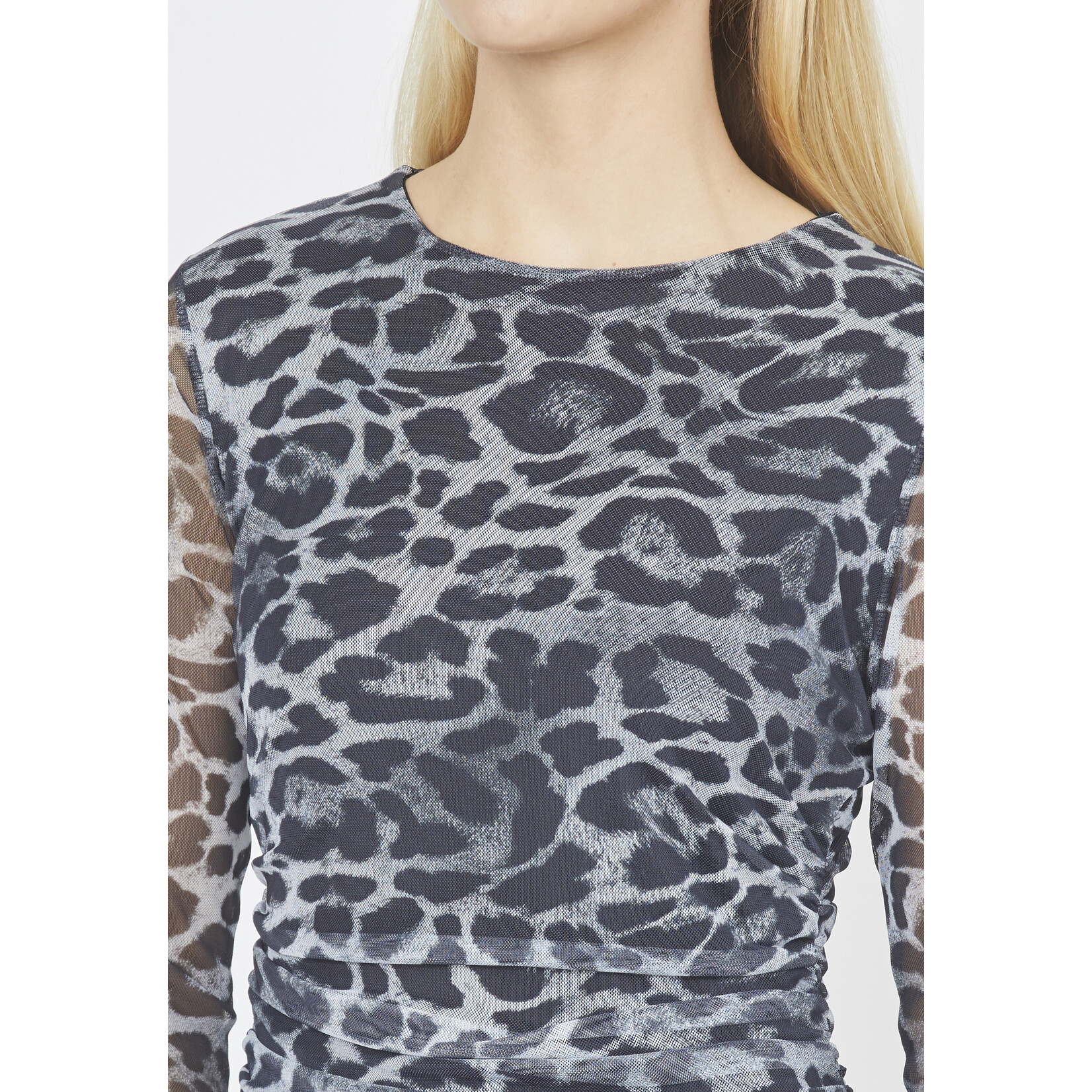 Sisters Point Esme leopard dress grey