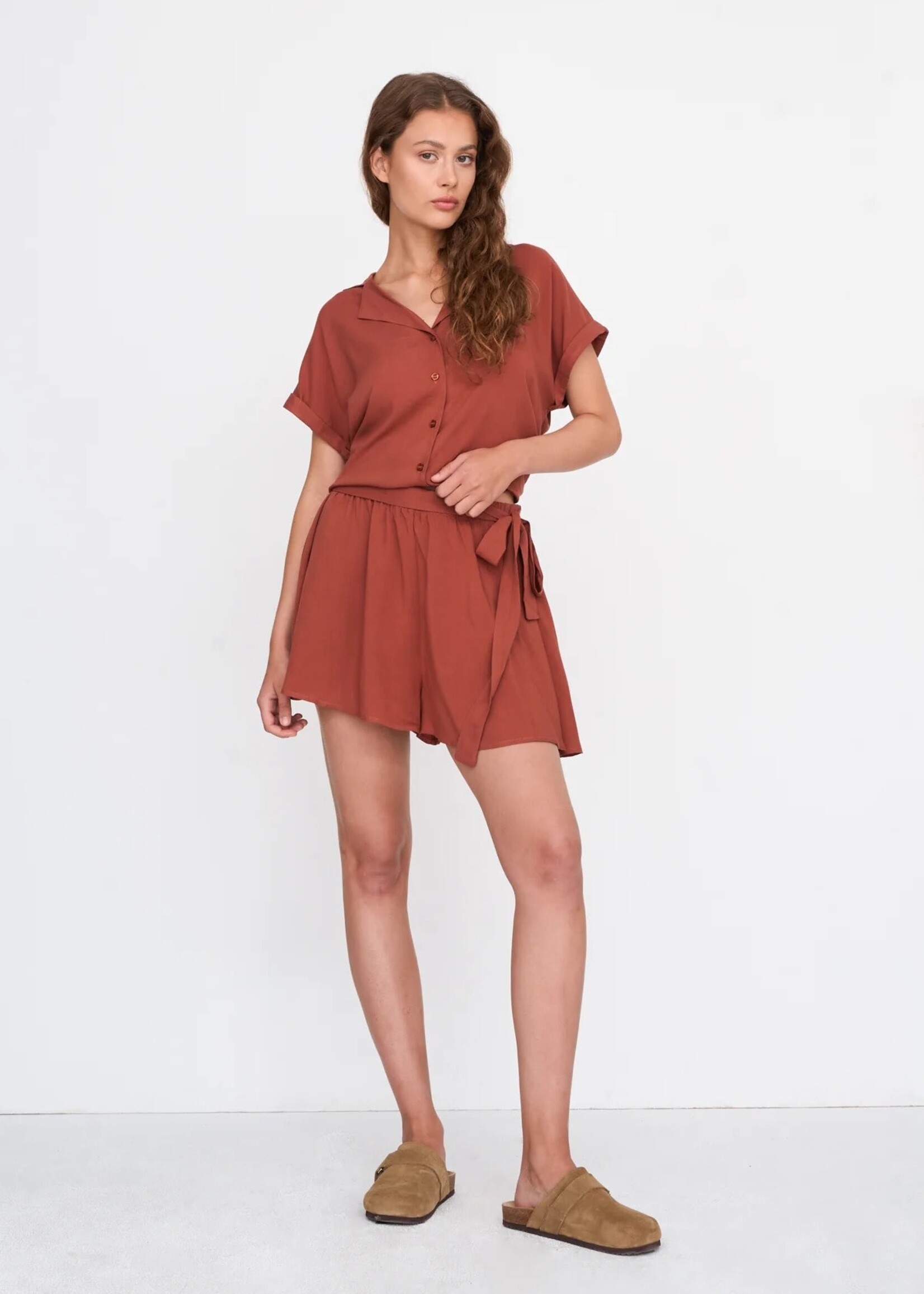 24Colours 24Colours shorts Romanie rust