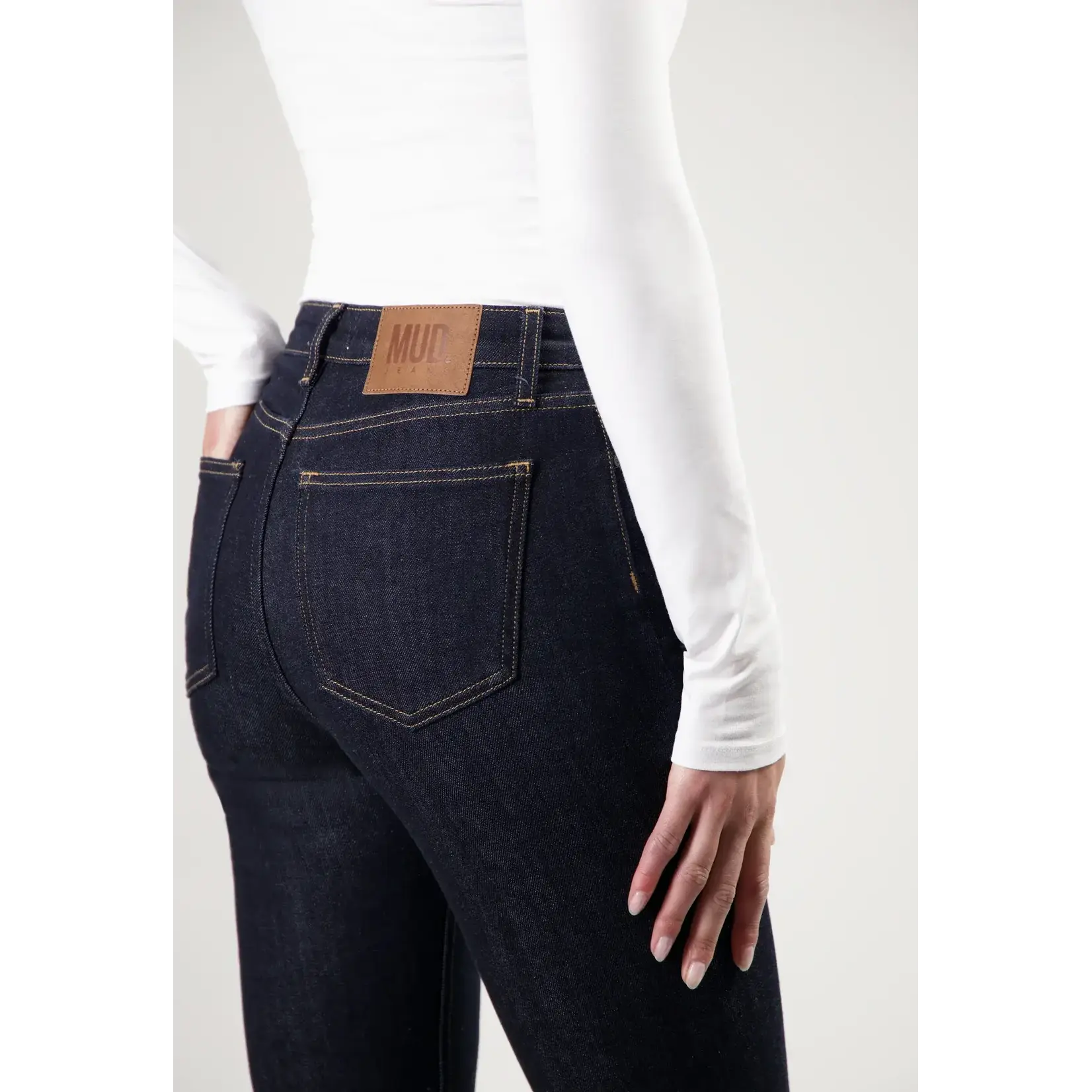 MUD JEANS MUD Isy High flared jeans strong blue