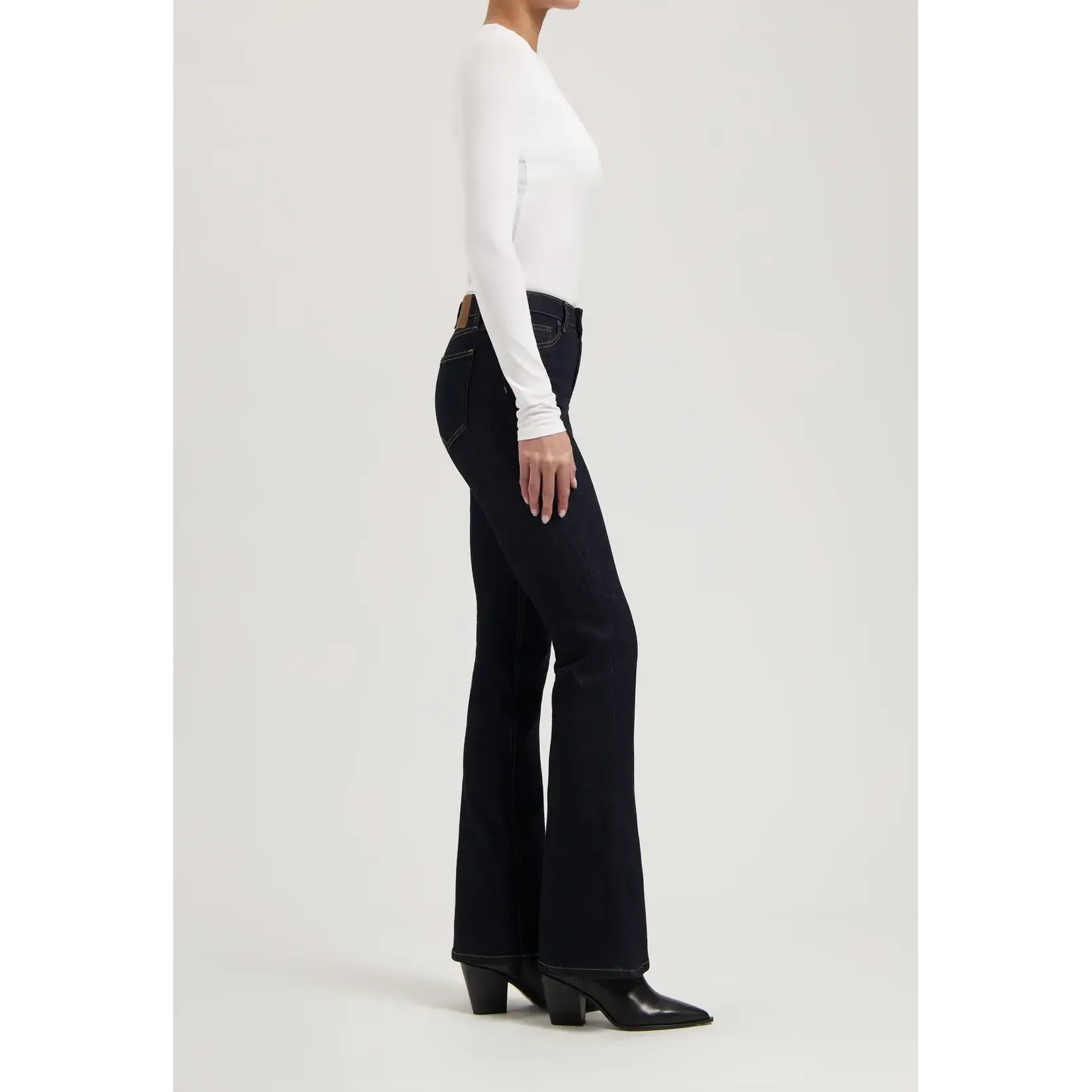 MUD JEANS MUD Isy High flared jeans strong blue