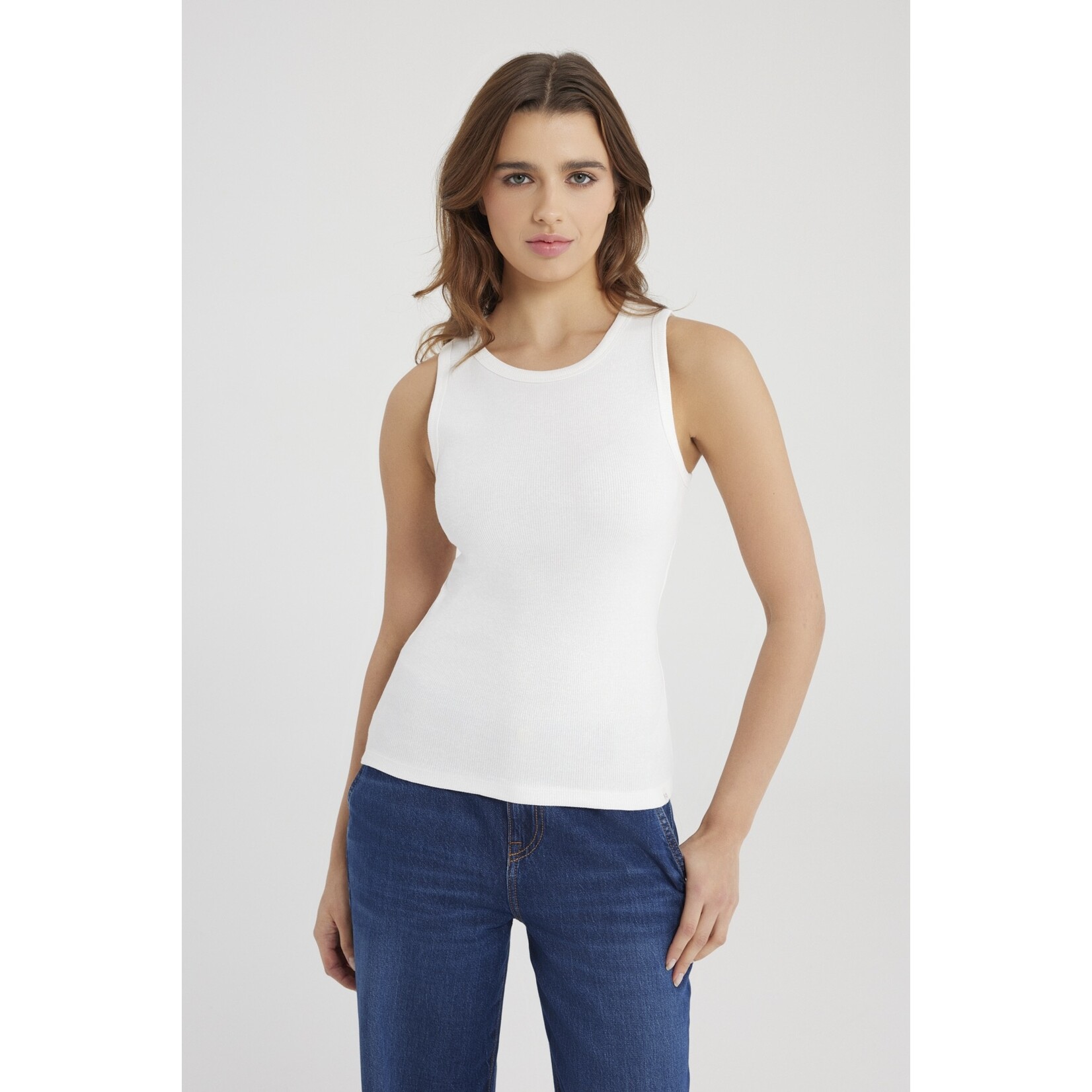 C.O.J. COJ top Liv white pearl