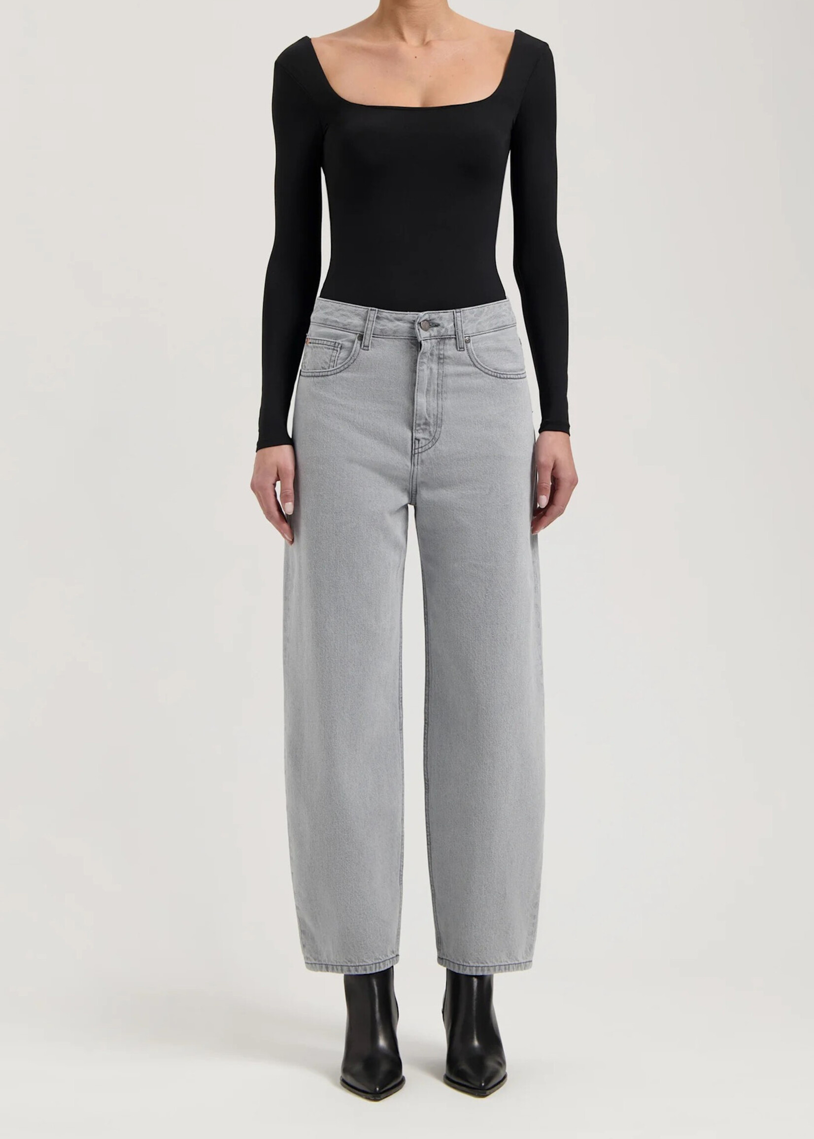 MUD JEANS MUD Jeans Brooke High Barrel grijs