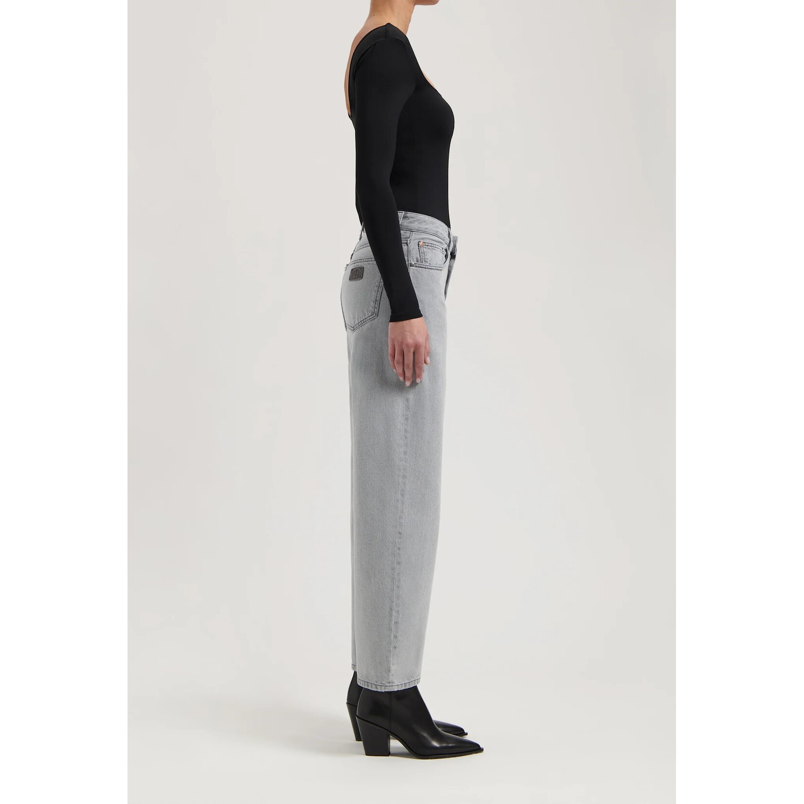 MUD JEANS MUD Jeans Brooke High Barrel grijs