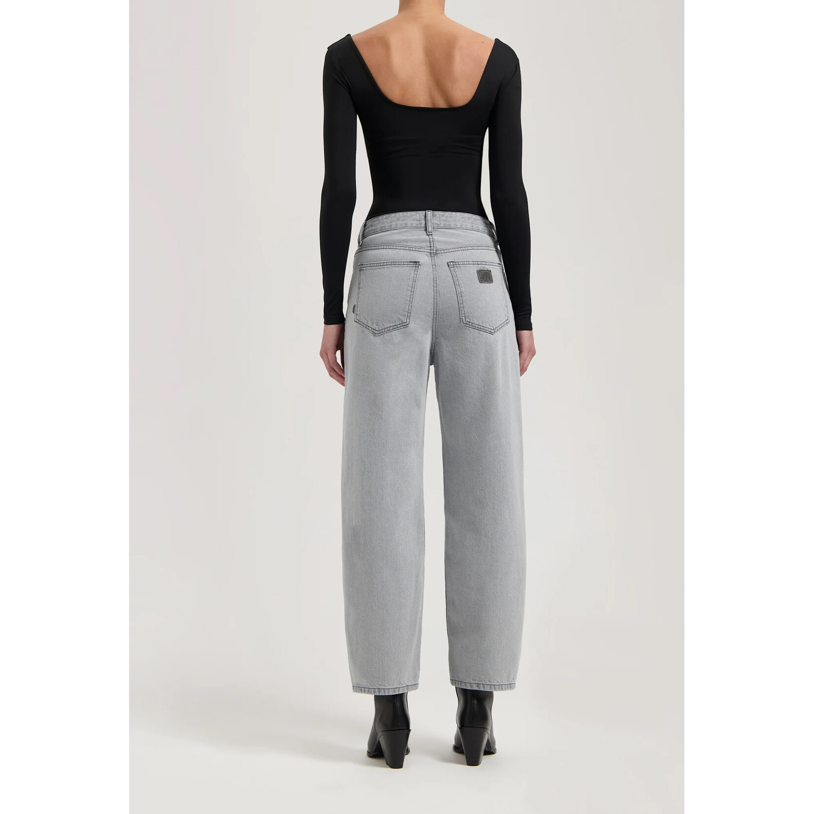 MUD JEANS MUD Jeans Brooke High Barrel grijs