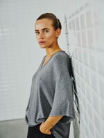 With Black WithBlack Josefine oversized V t-shirt grijs