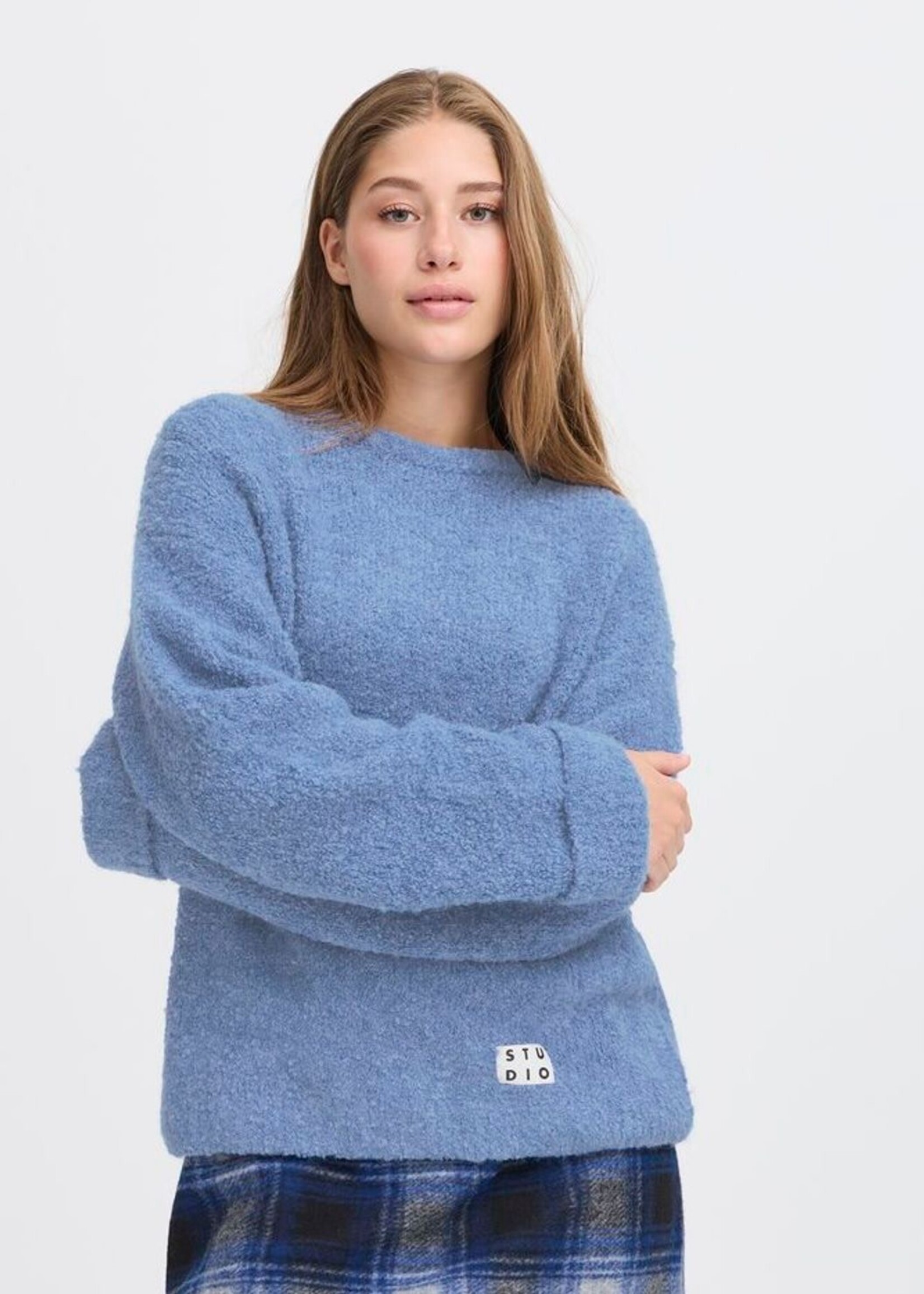 ICHI Ihblarisa fluffy sweater blauw