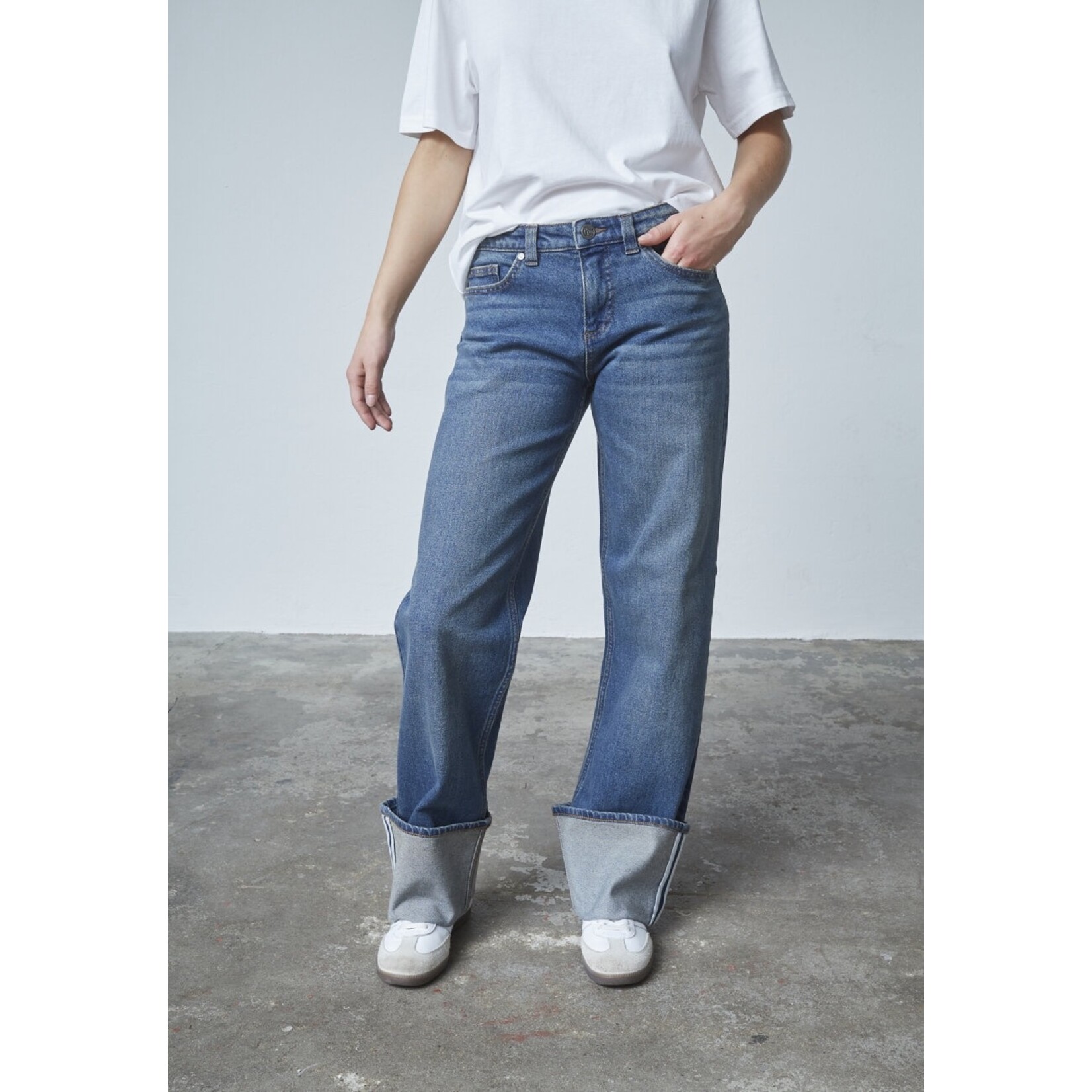 Sisters Point Onea straight turnup jeans denim